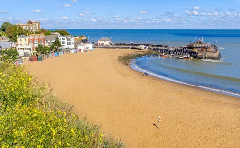 Smuggler'S Cottage Broadstairs Exteriör bild